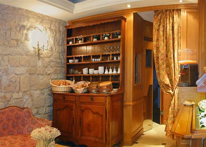 Dauphine Saint Germain 3*