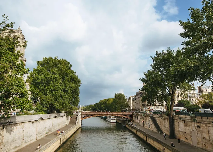 Dauphine Saint Germain Paris