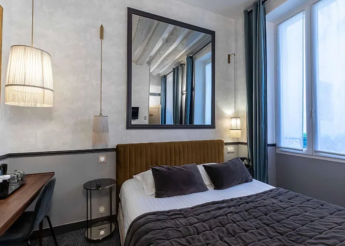 Dauphine Saint Germain Paris