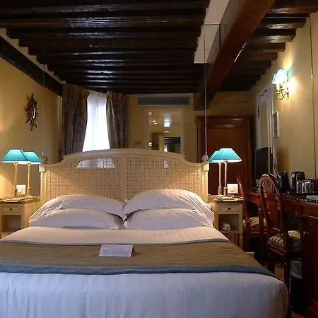 Dauphine Saint Germain Hotel