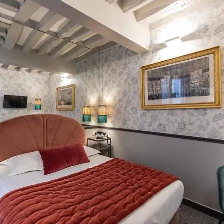Hotel Dauphine Saint Germain 3*