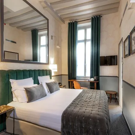 Dauphine Saint Germain Paris