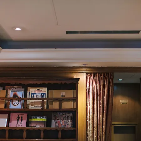 Dauphine Saint Germain Hotel 3*