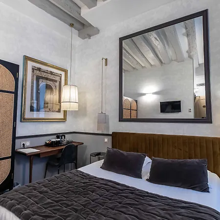 Dauphine Saint Germain Hotel 3*