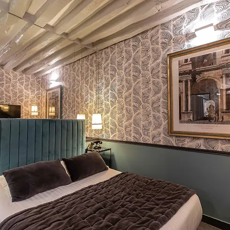 Dauphine Saint Germain Hotel 3*