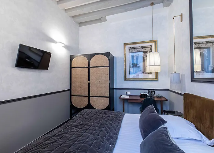 Hotel Dauphine Saint Germain 3*