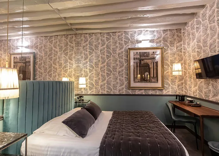 Dauphine Saint Germain Hotel 3*